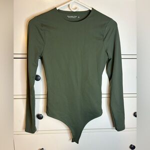 Abercrombie Long-Sleeve Seamless Fabric Crew Bodysuit Size Snall